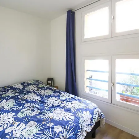 And Bright Equiped Triplex With Wifi Appartement *