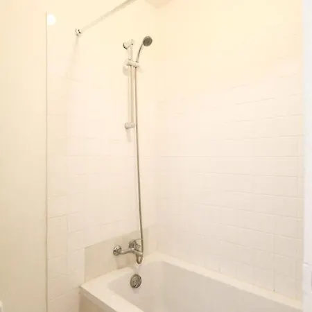 Appartement And Bright Equiped Triplex With Wifi *