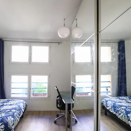 And Bright Equiped Triplex With Wifi Appartement *